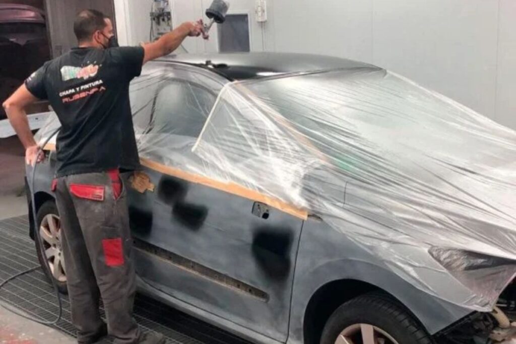 Servicio de chapa y pintura explicado en taller de Ávila