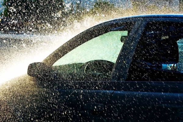 Conducir en Ávila con lluvia consejos y recomendaciones